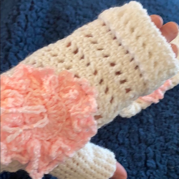 New Fingerless Gloves - Picture 4 of 6